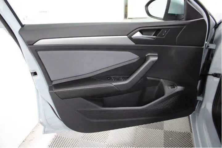 $25991 : Volkswagen Jetta 2025 SE 4dr image 3