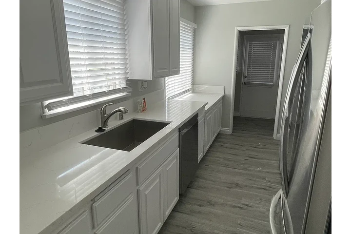 $1800 : CASA🏡Glandon St,Bellflower,CA image 7