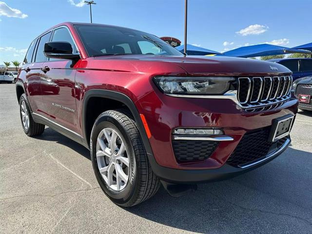 $45995 : Pre-Owned 2022 Grand Cherokee image 4