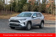 Toyota RAV4 2022 AWD LE 4dr en Long Island