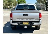 $30489 : Toyota Tacoma 2018 4x4 TRD S thumbnail