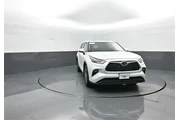 $39921 : Toyota Highlander 2023 AWD L thumbnail