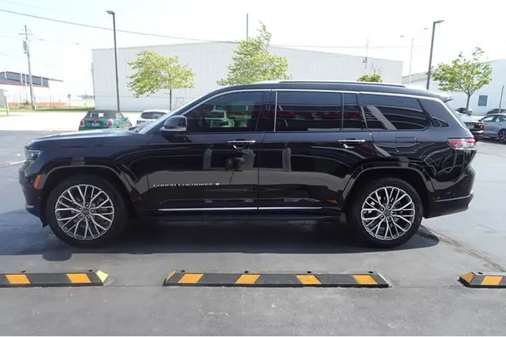 $38999 : 2021 Grand Cherokee L image 5