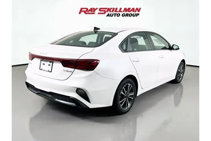 $19975 : Kia Forte 2024 LXS 4dr Sedan image 7