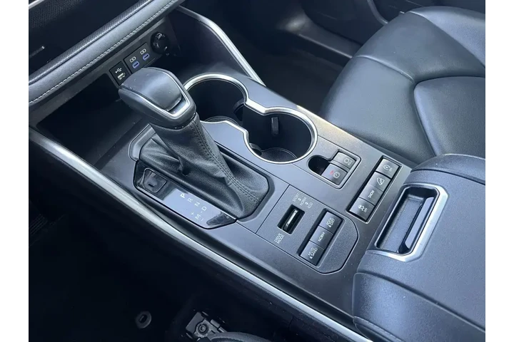 $30987 : Toyota Highlander 2022 AWD X image 7