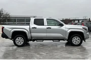 $34595 : Toyota Tacoma 2025 4x2 SR 4d thumbnail