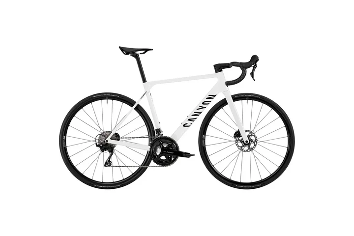 $1679 : 2026 Canyon Ultimate CF 7 image 3