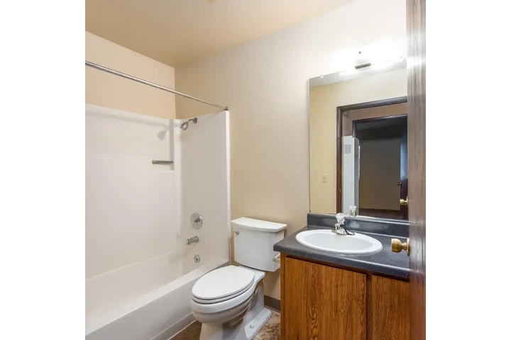 $1100 : Cozy 1-Bedroom and 1-Bathroom image 2