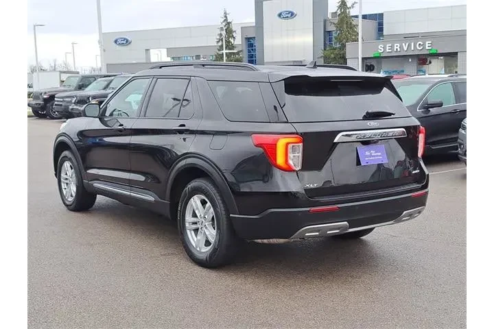 $32025 : Ford Explorer 2023 AWD XLT 4 image 3