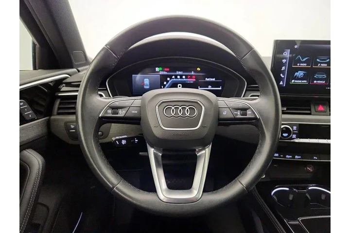 $24998 : Audi A4 2023 AWD quattro S l image 10