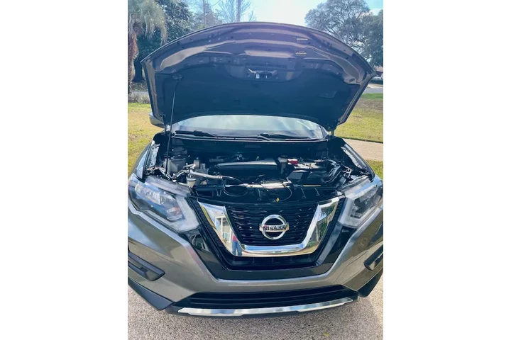 $6800 : 2017 Nissan rogue S image 4