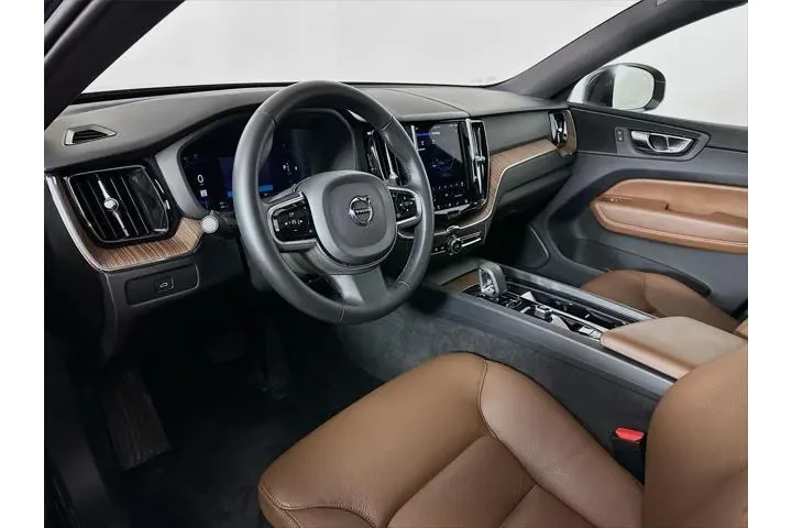 $33495 : Volvo XC60 2023 AWD B5 Plus image 9