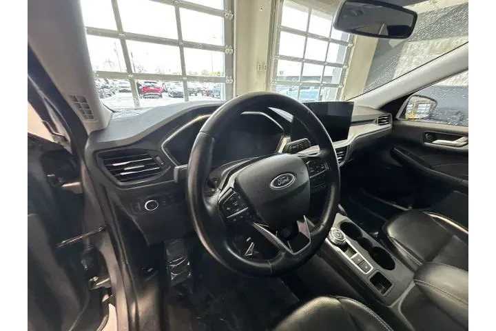 $24833 : Ford Escape 2024 AWD Platinu image 9