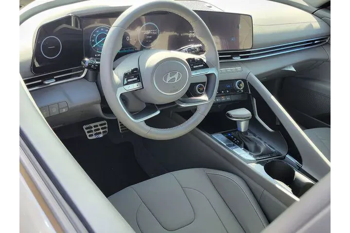 $22786 : Hyundai ELANTRA Hybrid 2025 image 3
