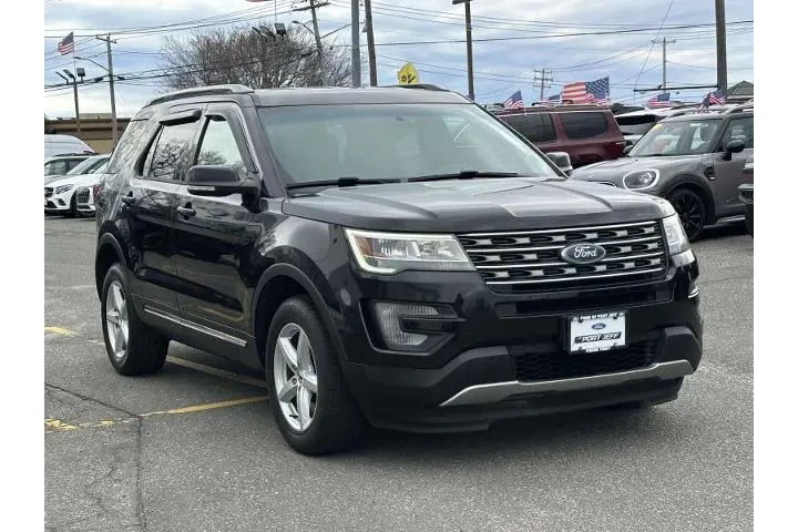 $13495 : Ford Explorer 2017 AWD XLT 4 image 4