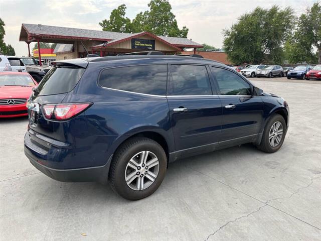 $15097 : 2017 Traverse LT image 7