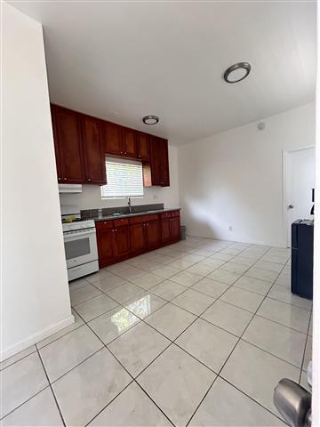 $2000 : Rento casa/ for rent image 1