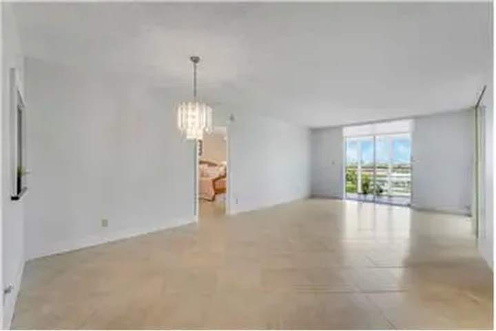 $2095 : Rental property with 2 bedro image 3