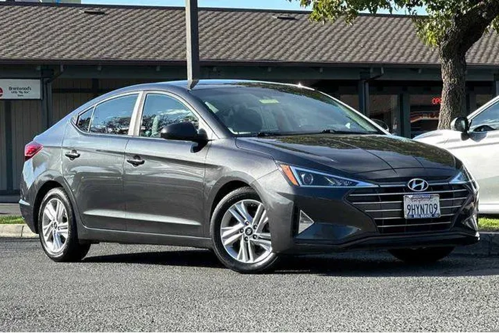 $11857 : Hyundai ELANTRA 2020 SEL 4dr image 2