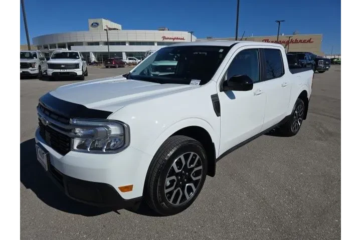 $32900 : Ford Maverick 2024 Lariat 4d image 1
