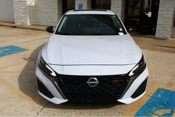 $22798 : Nissan Altima 2024 2.5 SR 4d image 6