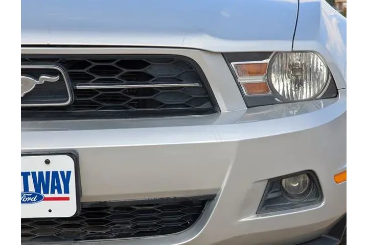$9995 : Ford Mustang 2010 V6 Premium image 9