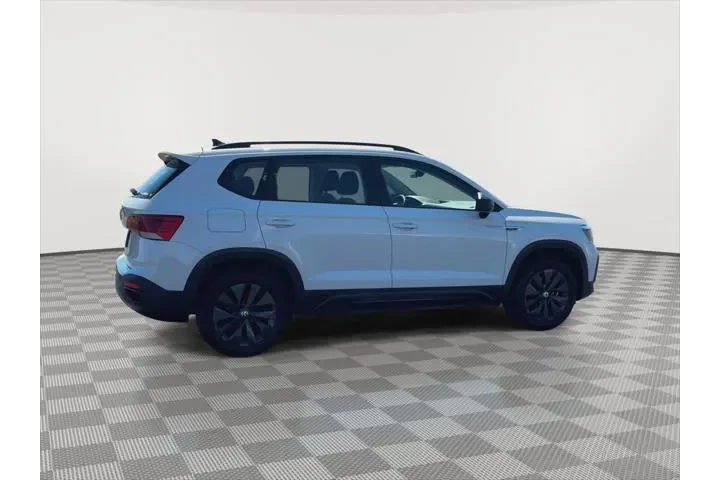 $19500 : Volkswagen Taos 2024 S 4dr S image 9