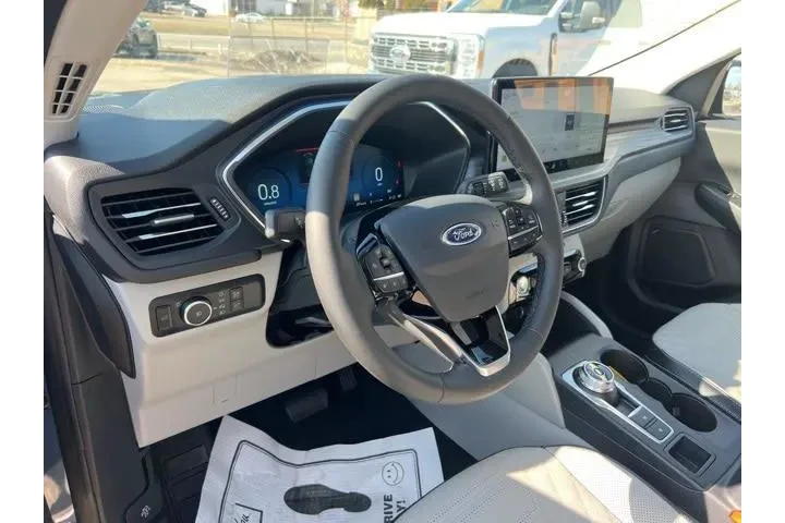 $27565 : Ford Escape 2023 AWD Platinu image 7