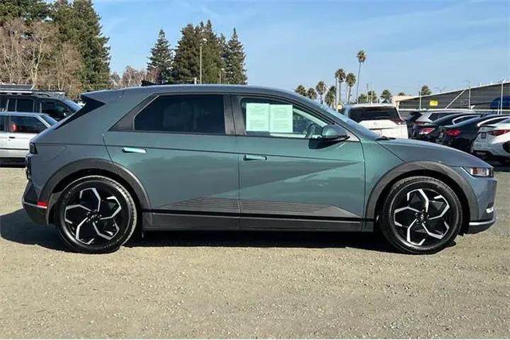 $26990 : Hyundai IONIQ 5 2024 SEL 4dr image 3
