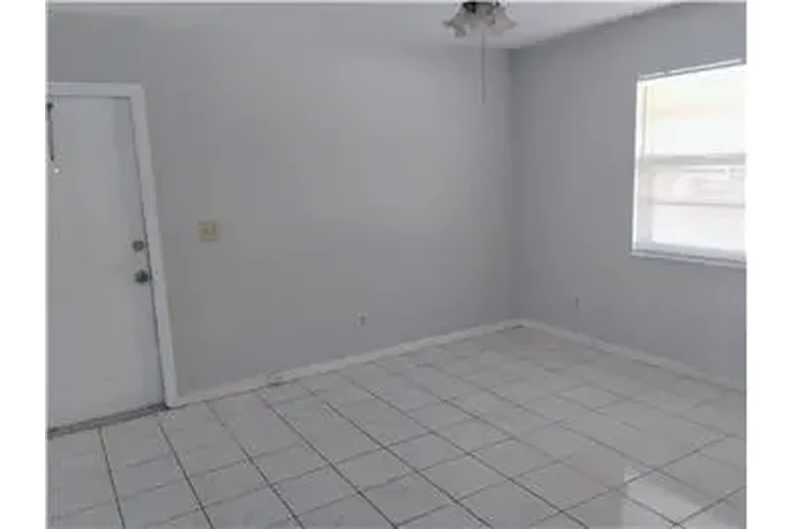 $2500 : Rental property with 3 bedro image 4