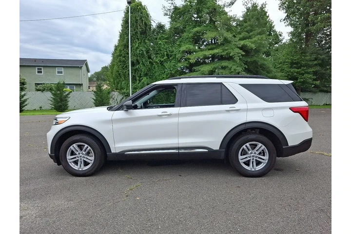 $33500 : Ford Explorer 2024 AWD XLT 4 image 4