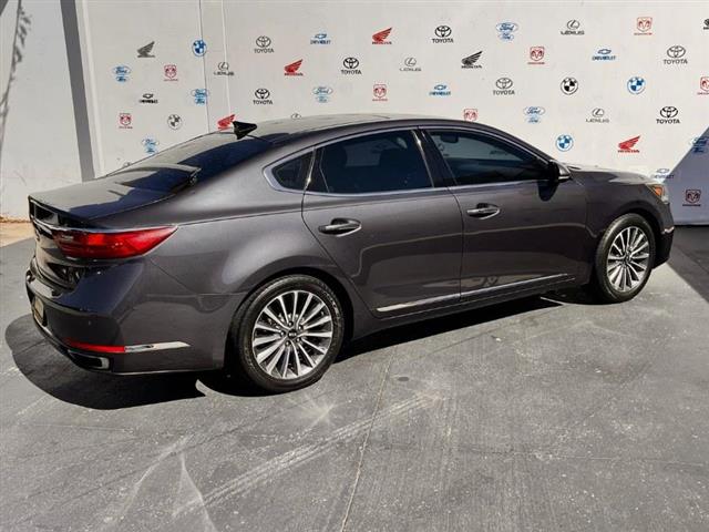 $14995 : Used 2017 Cadenza Premium Sed image 2