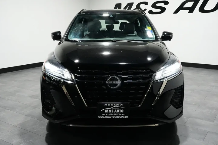 $18738 : 2023 Kicks SR image 7