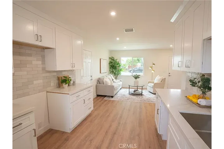 $900 : Lakewood cutie has been fully image 5
