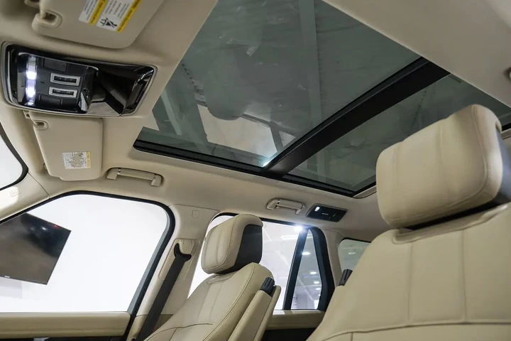 $32990 : 2020 Range Rover P525 HSE image 6