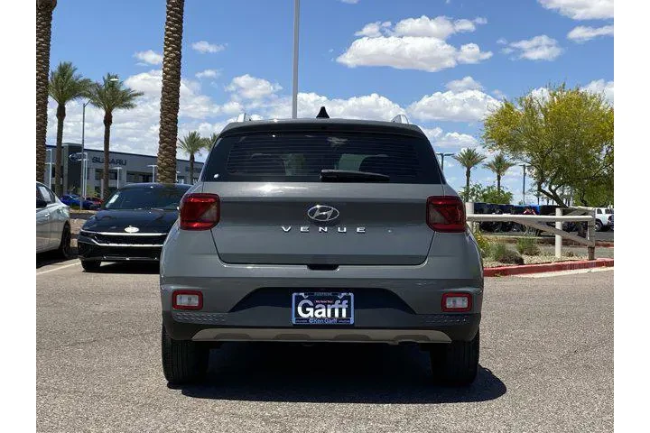 $18990 : Hyundai VENUE 2021 SEL 4dr C image 4