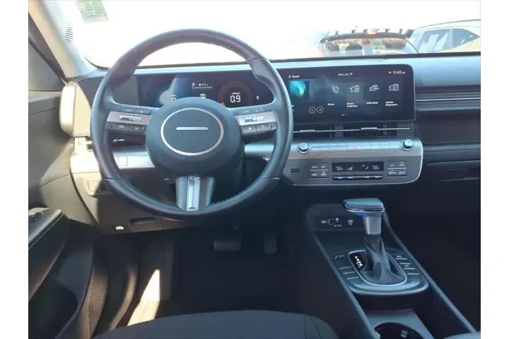 $26490 : Hyundai KONA 2025 SEL 4dr Cr image 6