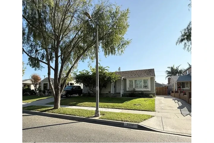 $2395 : spacious, open living home image 1