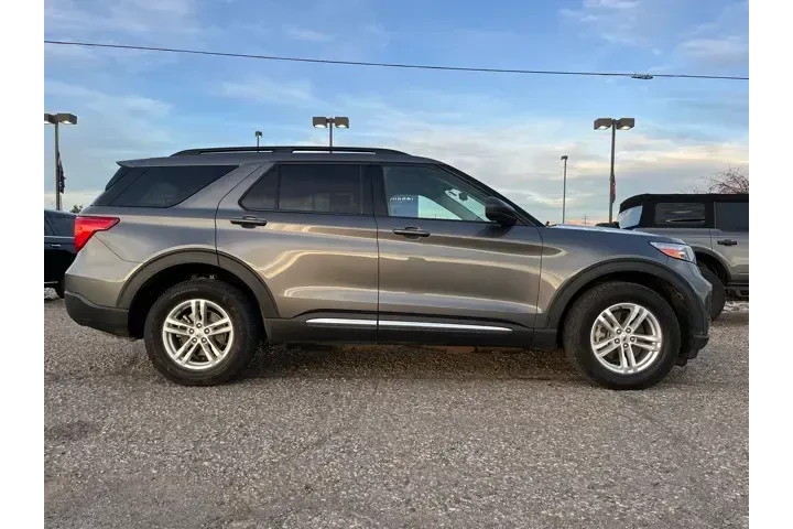 $27716 : Ford Explorer 2023 AWD XLT 4 image 5