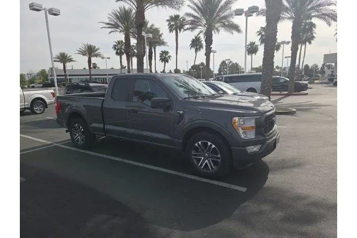 $26687 : Ford F-150 2021 4x2 XL 4dr S image 1