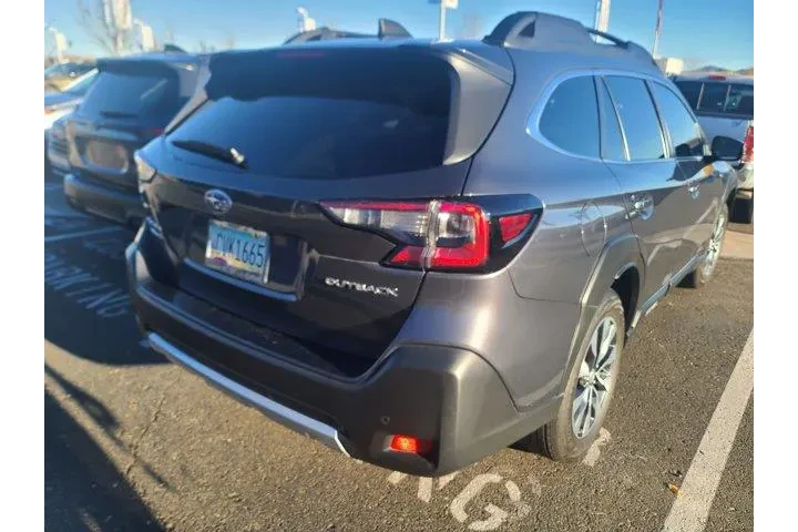 $30650 : Subaru Outback 2023 AWD Limi image 5
