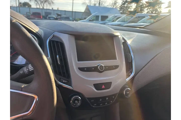 $9999 : 2017 Cruze LS Auto image 9