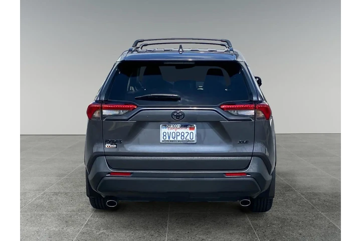 $22589 : Toyota RAV4 2021 XLE 4dr SUV image 4