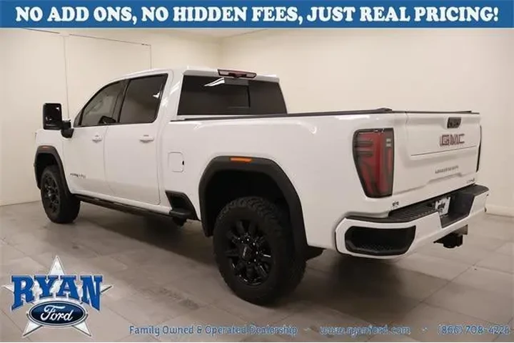 GMC Sierra 2500HD 2024 4x4 A image 3