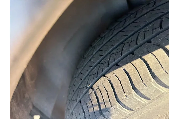 $18861 : Ford Explorer 2018 XLT 4dr S image 9