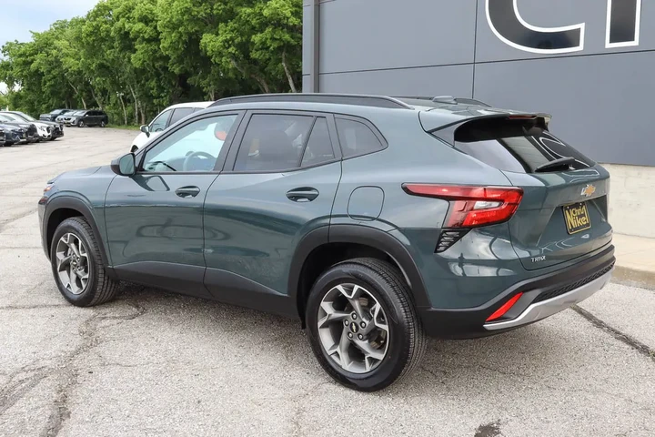 $22587 : 2025 Trax FWD 4dr LT image 6