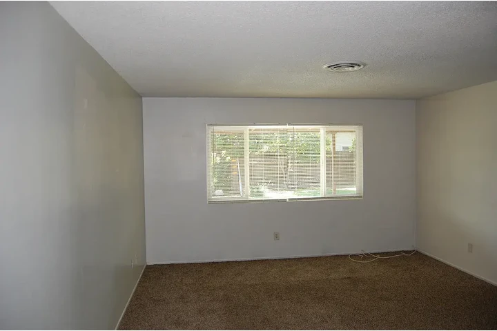 $1100 : 3 bedrooms, 2 bath image 6