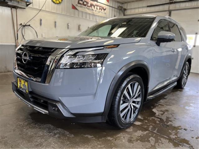 $38900 : 2022 Pathfinder Platinum image 1