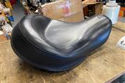 Mustang Wide Touring Seat Harl