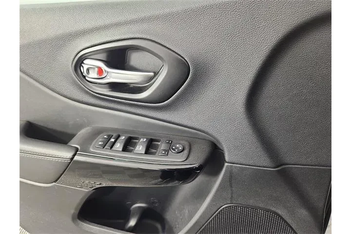 $24899 : Jeep Cherokee 2023 4x4 Altit image 9